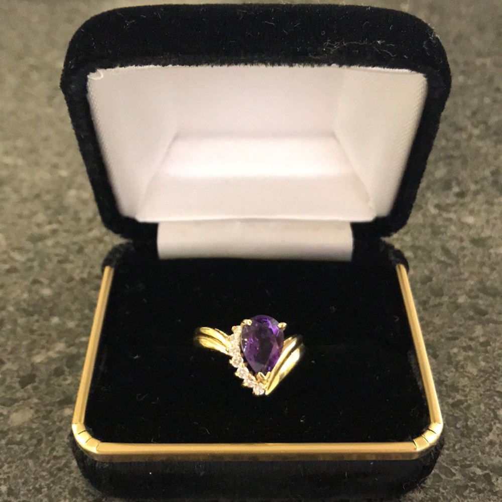 Diamond & Pear-Shaped Amethyst Ring